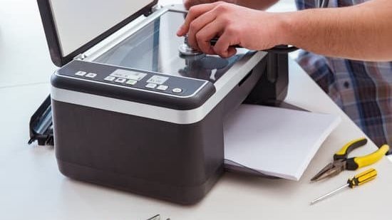 Drucker Druckt Nicht Trotz Voller Patrone Streifen beim Drucken: Ursachen erkennen und beheben